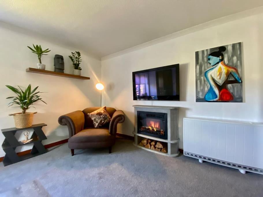 Apartment With Parking, Close To The Raigmore Hospital Inverness Exterior photo