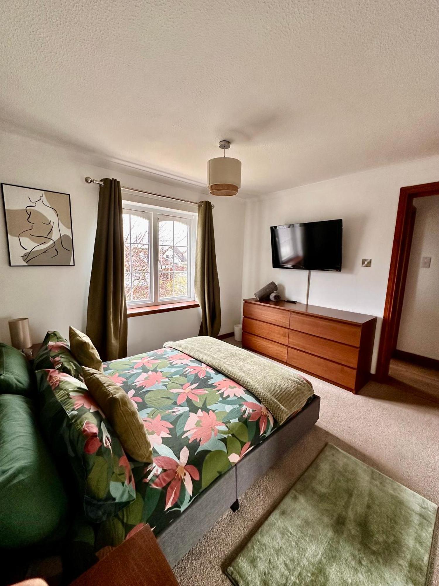 Apartment With Parking, Close To The Raigmore Hospital Inverness Exterior photo